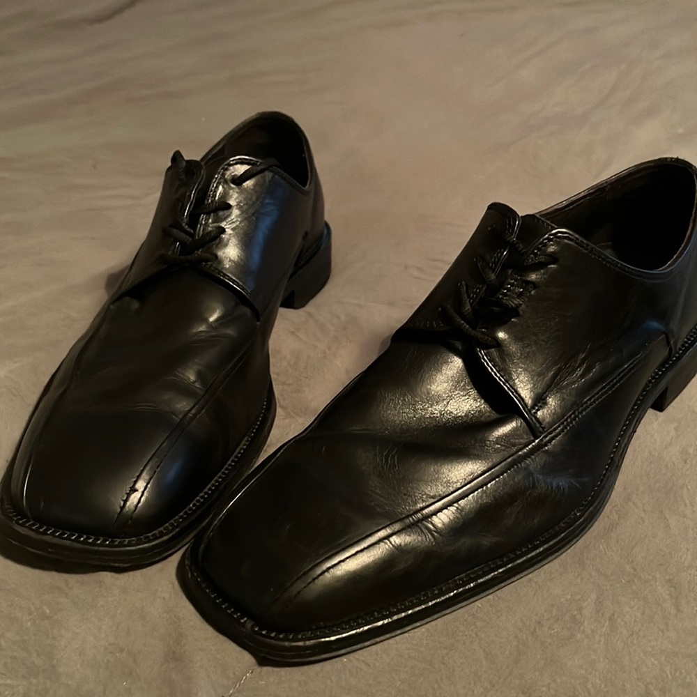 Mens black Bostonian dress shoe